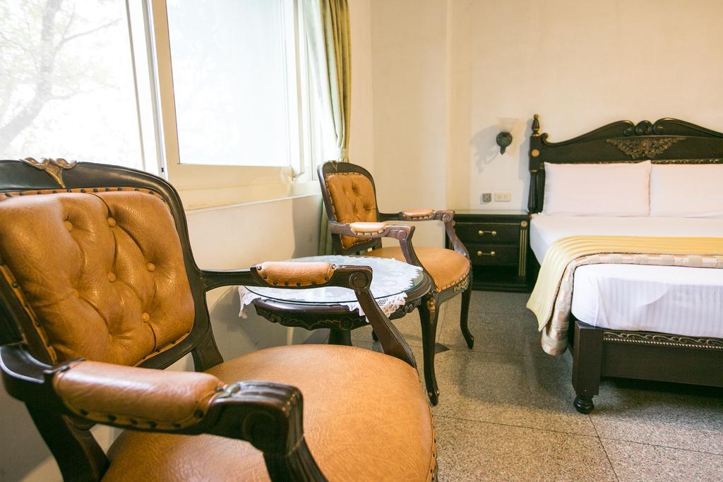 Jing Ai Hotel Luodong Esterno foto