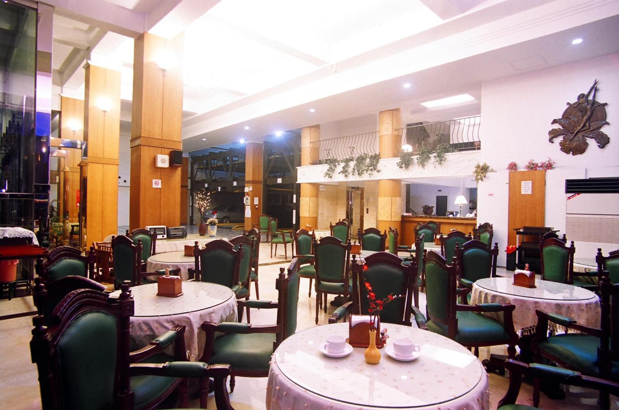 Jing Ai Hotel Luodong Esterno foto