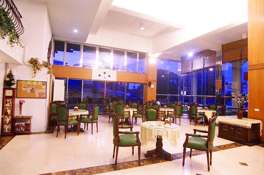 Jing Ai Hotel Luodong Esterno foto