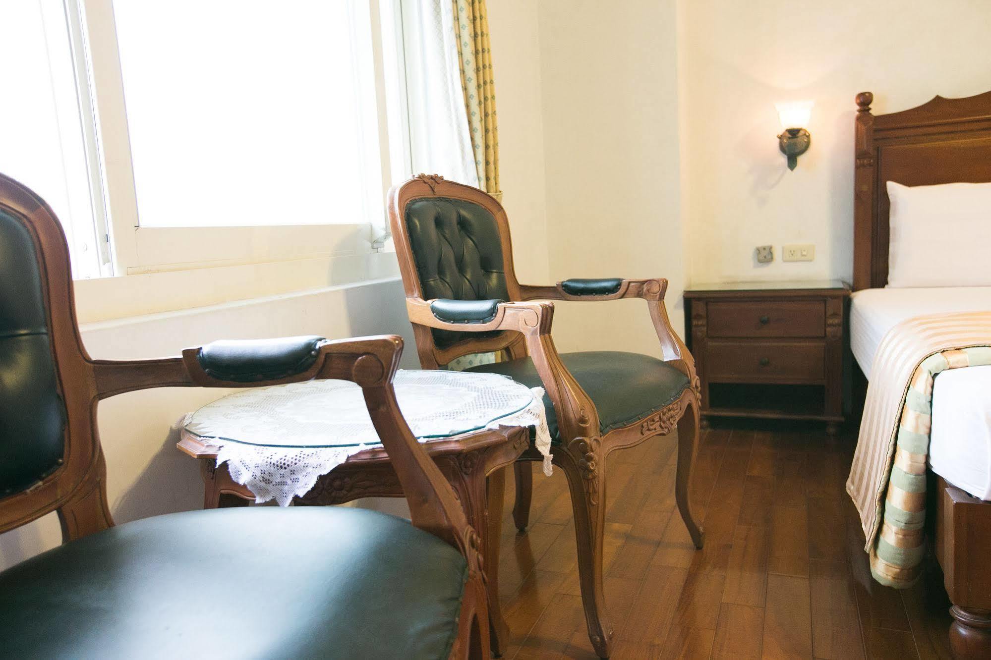 Jing Ai Hotel Luodong Esterno foto