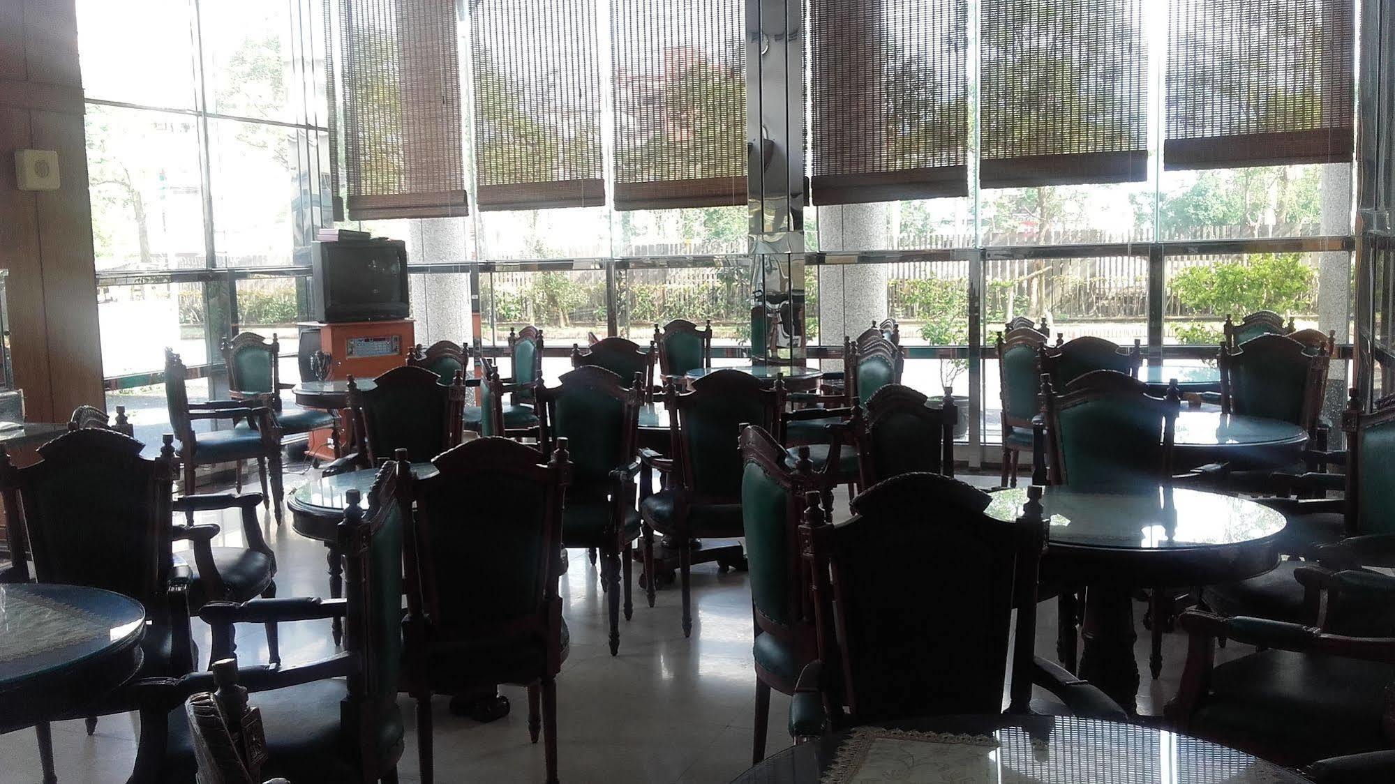 Jing Ai Hotel Luodong Esterno foto